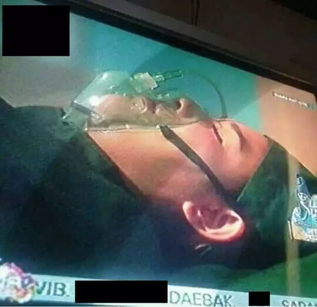 Bisa-bisanya masang oksigennya kebalik. Sungguh adegan yang amat sangat membingungkan. Ada yang pernah mengalami seperti ini juga di dunia nyata? Foto: Twitter/@bagussyariffud