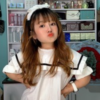 Ut Mini viral karena penampilan imutnya. Tidak ada yang menyangka bahwa usia wanita asal Vietnam itu sudah dewasa. Foto: Facebook