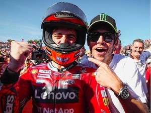 Dengerin Saran Valentino Rossi Nih, Bagnaia!