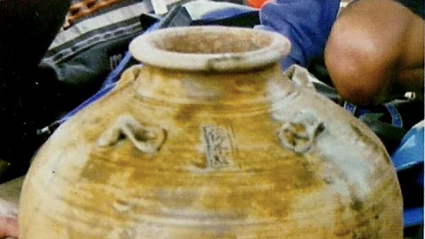 Harta karun dibawah laut di Provinsi Kepulauan Riau. Balai Pelestarian Cagar Budaya Provinsi Sumatra Barat, Riau, Dan Kepulauan Riau Tahun 2015 (Tangkapan Layar kemdikbud.go.id)