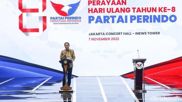 Presiden Jokowi menghadiri HUT ke-8 Partai Perindo. Jokowi mengingatkan partai lain hati-hati dengan popularitas dan elektabilitas Perindo yang kini meningkat.