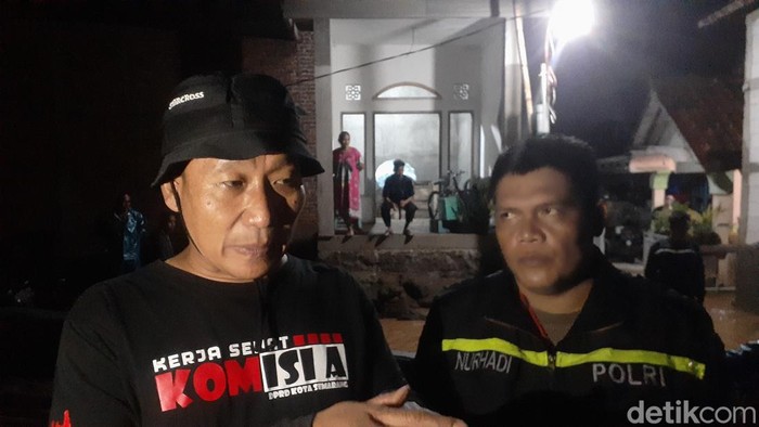 Ketua DPRD Kota Semarang, Kadarlusman usai meninjau banjir di Mangkang Wetan, Semarang, Minggu (6/11/2022).