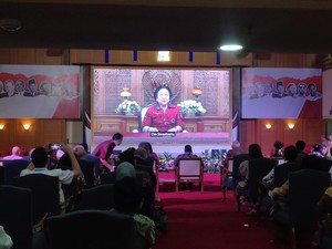 Megawati Cerita Sukarno Bantu Gambar Bendera Aljazair untuk KAA 1955