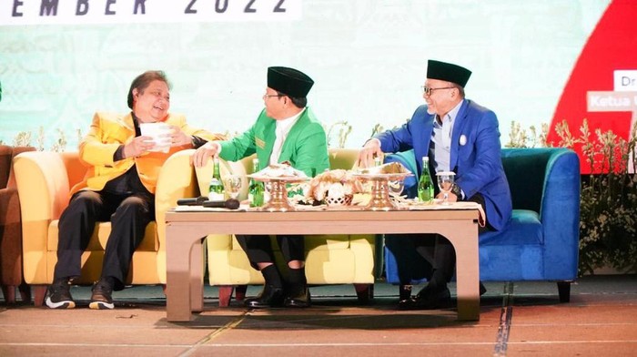 Koalisi Indonesia Bersatu (KIB) menggelar pertemuan hangat di Makassar, Sulawesi Selatan. Ini foto-fotonya.