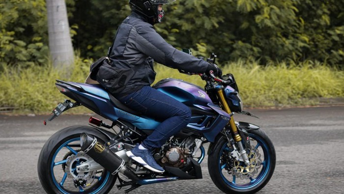 Modifikasi motor dengan ban dan vel lebar