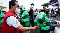 Menteri Perhubungan Budi Karya Sumadi sempat menyapa peserta sebelum pelepasan touring Jakarta-Bali.