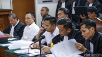 Mengenai hal ini LPSK mengaku telah bersurat ke hakim agar sidang Eliezer dipisah dengan Kuat Maruf dan Ricky Rizal.