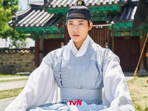 Terungkap! Sifat Asli Kim Hye Soo di Lokasi Syuting Drakor Under The Queens Umbrella