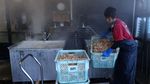 Musim Kepiting Salju Tiba! Pembeli & Penjual Adu Kuat Pasang Harga