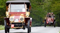Ratusan mobil klasik hadir di acara Brighton Veteran Car Run ke-126. (Max Mumby/Getty Images)