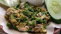 Ayam Geprek Juara punya banyak cabang di Jabodetabek. Menunya sangat beragam, termasuk ayam geprek cabe ijo yang tampak menarik selera ini. Harganya mulai dari Rp 15.000an per porsi. Foto: Instagram ayamgeprek_juara