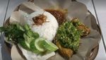 Pedas Nampol! 20 Ayam Cabe Ijo Enak Ada di Sini