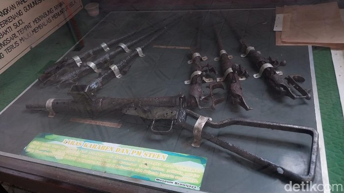Penampakan 6 karaben yang ditemukan bersama kerangka pejuang di Surabaya masih tersimpan di Museum Brawijaya, Malang