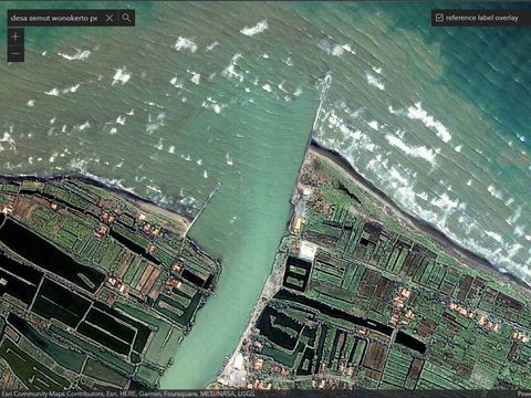Penampakan pesisir wilayah Kecamatan Wonokerto, Kabupaten Pekalongan, pada 20 Februari 2014, dilihat dari situs Living Atlas.