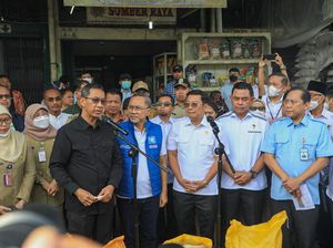 Tinjau Pasar Induk Cipinang, Heru Budi-Mendag Zulhas Jamin Stabilitas Pangan