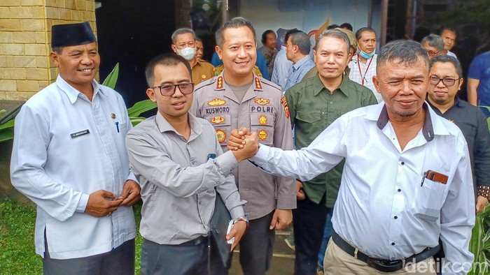 Polresta Bandung mempertemukan tiga pihak terkait sengketa lahan Sekolah Alam Gaharu, Baleendah, Kabupaten Bandung.