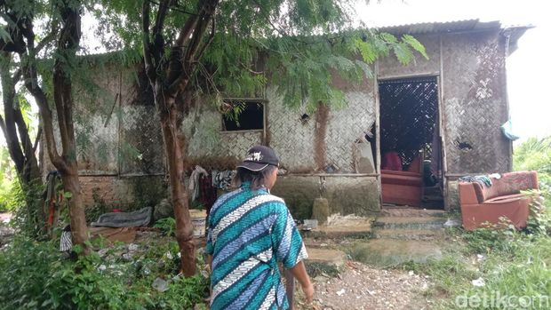 Potret Rumah Tinggal Keluarga Tomi di Jantung Pemerintahan Indramayu