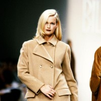 Sarah Murdoch mengawali kariernya sebagai model di usia 17. Dia terjun sebagai model setelah impiannya menjadi balerina tak bisa terwujud. Guru baletnya mengatakan, Sarah terlalu tinggi untuk menjadi balerina. Foto: Getty Images