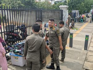 Satpol PP Bogor Jaga Area Stadion Pakansari, Cegah PKL Datang Lagi