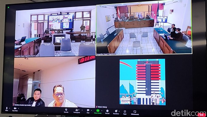 Sidang kasus suap eks Wali Kota Jogja Haryadi Suyuti, Senin (7/11/2022).