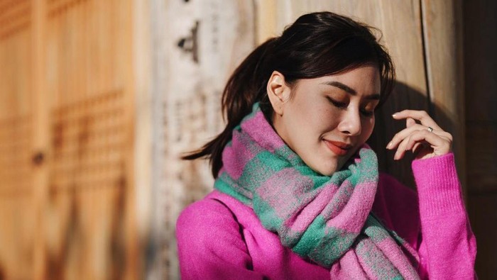 Syahnaz Sadiqah dan Jeje Govinda di Korea