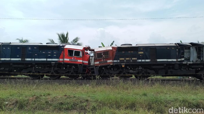 Tabrakan kereta api batu bara di Stasiun Rengas, Lampung Tengah.