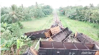 Foto-foto Kerusakan Akibat Tabrakan Kereta Di Stasiun Rengas Lampung