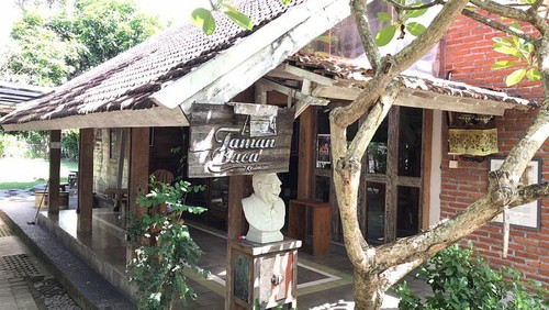 Taman Baca Kesiman di Bali.