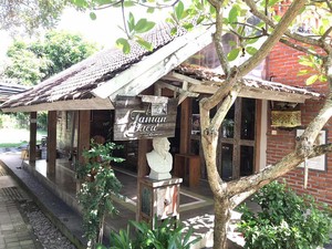 Nongkrong di Taman Baca Kesiman, Tenang dan Nambah Ilmu