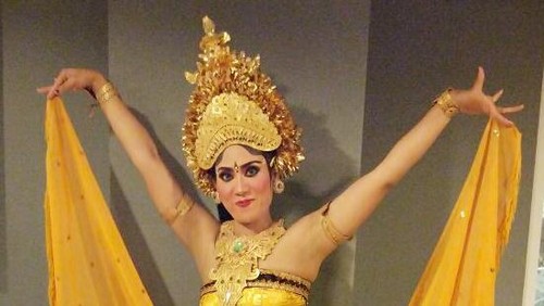 Tari Oleg Tamulilingan dari Bali.