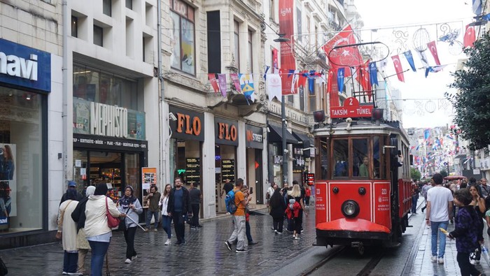 Trem di Istanbul Turki