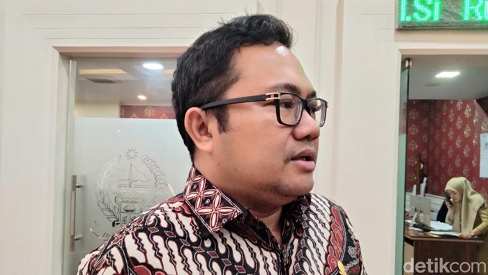 Wakil Ketua DPRD Sulsel Darmawangsyah Muin