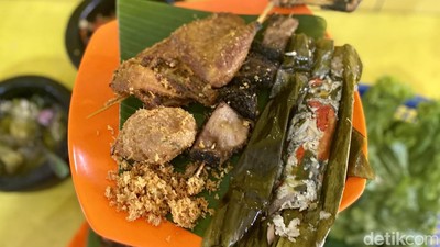 Raos Pisan! Makan di Warung Nasi Alam Sunda Bisa Nambah Nasi Sepuasnya