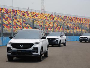 Wuling Beri Garansi 8 Tahun untuk Baterai Almaz Hybrid