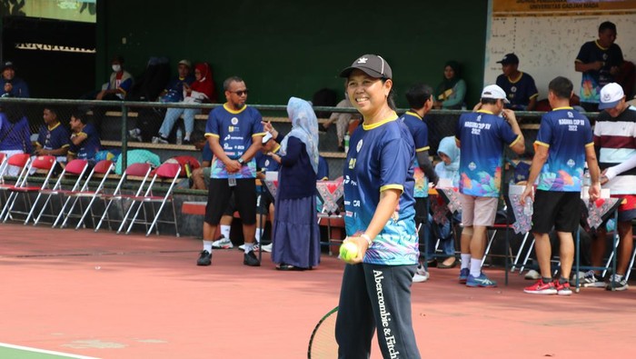 Yayuk Basuki beraksi di Kagama Cup XV.