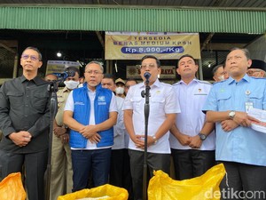 Zulhas hingga Heru Budi Cek Stok Beras di Pasar Induk Cipinang, Aman Nggak?
