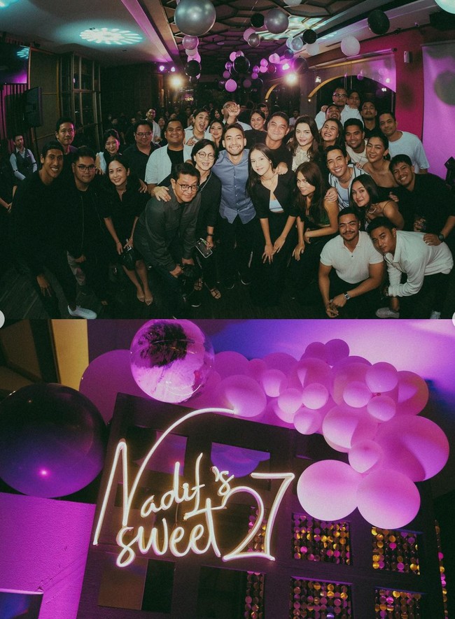 Dalam foto-foto yang dibagikan terlihat kejutan pesta ulang tahun Nadif yang ke-27 itu berlangsung dengan meriah. Tak hanya ramai dihadiri oleh para teman dan sahabat, melainkan juga orangtua Nadif. Foto: Instagram/@anyageraldine