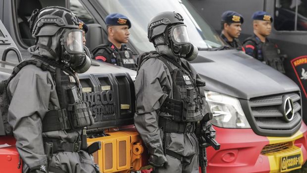 Polri mengikuti apel persiapan pengamanan KTT G20 mendatang di Denpasar, Bali, ,Senin (7/11/2022). Sebanyak 18.030 tim gabungan dari TNI-POlri akan mengamankan Konferensi Tingkat Tinggi (KTT) G20 Head of State and Government Summit pada 15-16 November 2022 mendatang di Nusa Dua, Bali. (Photo by Johannes P. Christo/Anadolu Agency via Getty Images)