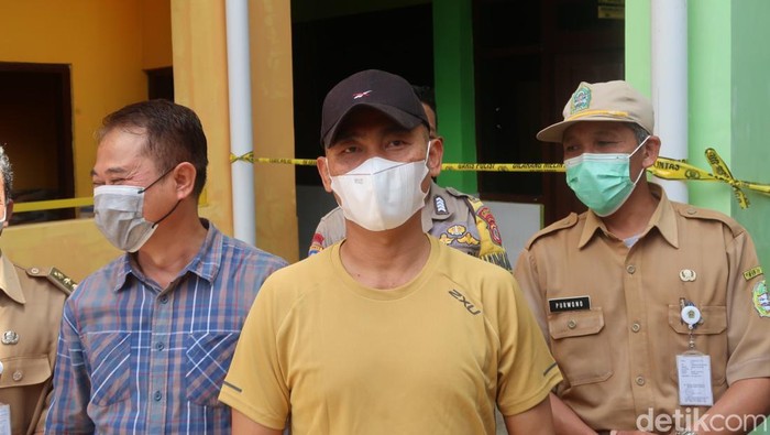 Bupati Gunungkidul Sunaryanta saat memberikan keterangan di SD Muhammadiyah Bogor, Kapanewon Playen, Kabupaten Gunungkidul. Selasa (8/11/2022).
