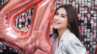 Namun, banyak figur publik yang tak percaya dan menilai Bebizie masih seperti usia 30 tahun. (Foto: dok Instagram)
