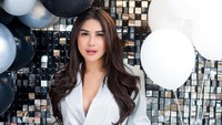 Scorpio nya sudah 40 tahun, gigitannya ttp 20 tahun. Terima kasih buat semua teman teman atas ucapan dan doanya buat teteh ya, tulis Bebizie pada salah satu postingan di Instagram. (Foto: dok Instagram)