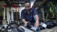 Batrai yang dipakai pada sepeda elektrik ini bisa menempuh jarak 150 hingga 300 kilometer.