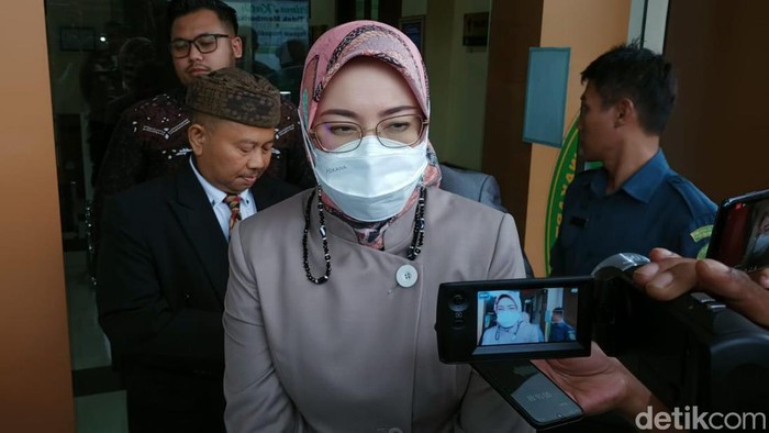 Bupati Purwakarta Anne Ratna Mustika usai menjalani sidang di Pengadilan Agama Purwakarta, Selasa (8/11/2022).