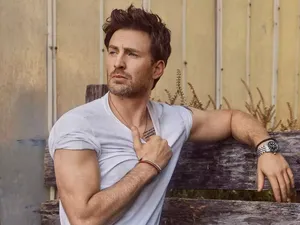Chris Evans Dinobatkan Sebagai Pria Terseksi 2022