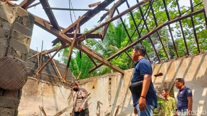 Dapur warga di Blitar setelah diguyur hujan deras