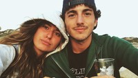 Pecco Bagnaia mengaku butuh waktu 5 tahun untuk meyakinkan Domizia jadi pacarnya. Foto: Instagram @domiziacastagnini
