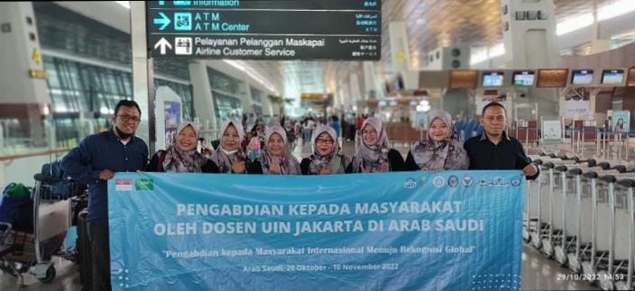Dosen UIN Jakarta pengabdian masyarakat di Arab Saudi.