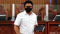 Ferdy Sambo lebih dulu masuk ke ruang sidang.