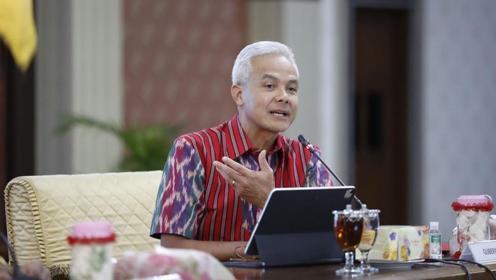 Gubernur Jawa Tengah Ganjar Pranowo menerima kunjungan kerja (kunker) Komisi I DPR RI di Gedung Gradhika Bhakti Praja, Semarang.