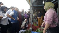Zulhas menerangkan, walaupun secara geografis cukup jauh dari pusat kota, harga barang kebutuhan pokok (bapok) di Pasar Panyabungan, Kabupaten Mandailing Natal, Sumatra Utara, terpantau stabil. Selain itu, pasokan bapok di pasar tersebut juga memadai. 